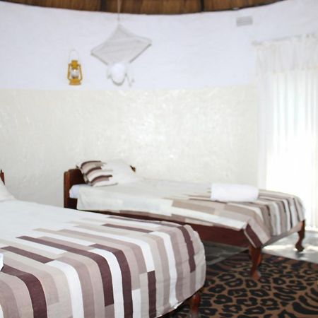 Reed Mat Lodge Lusaka Buitenkant foto